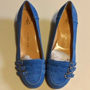 NWOT AJ Valenci suede low stacked look heel pumps